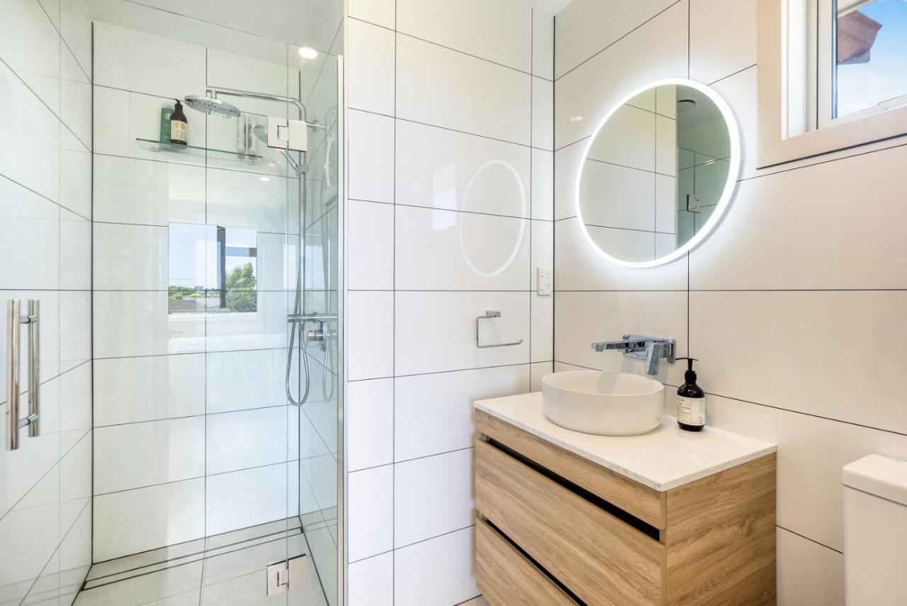 Matenga Townhouse - Waikanae Holiday Home Экстерьер фото