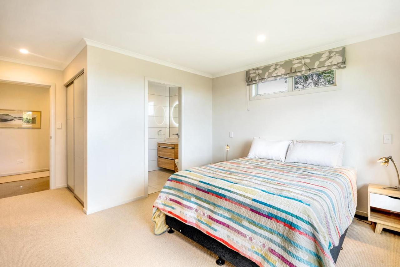 Matenga Townhouse - Waikanae Holiday Home Экстерьер фото
